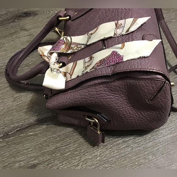 Burberry Bags - Picture 4 of 16